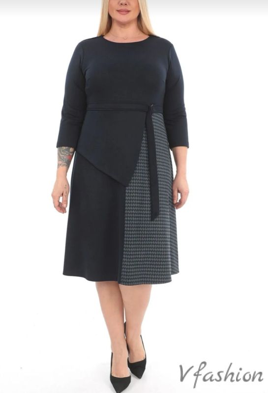 Елегантна рокля с акцент пепит