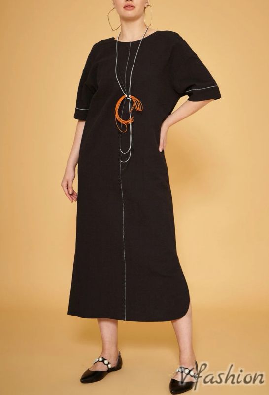 Дълга рокля с гердан - черна