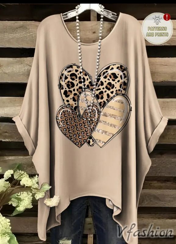 Еластична блуза с  принт сърца