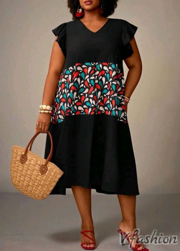 Разкроена рокля с цветни акценти