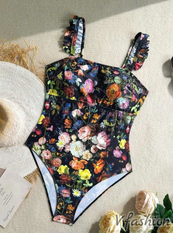 Цял бански на цветя