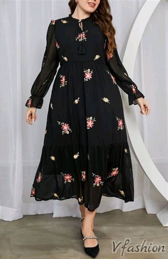Елегантна рокля с бродерии - черна - 177183