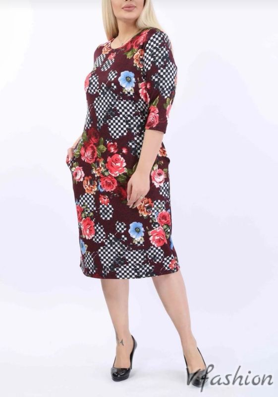 Права рокля с джобове