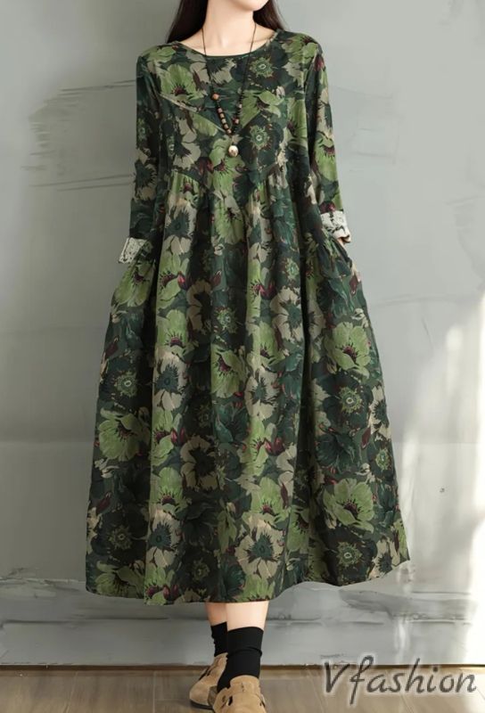 Разкроена рокля с джобове 