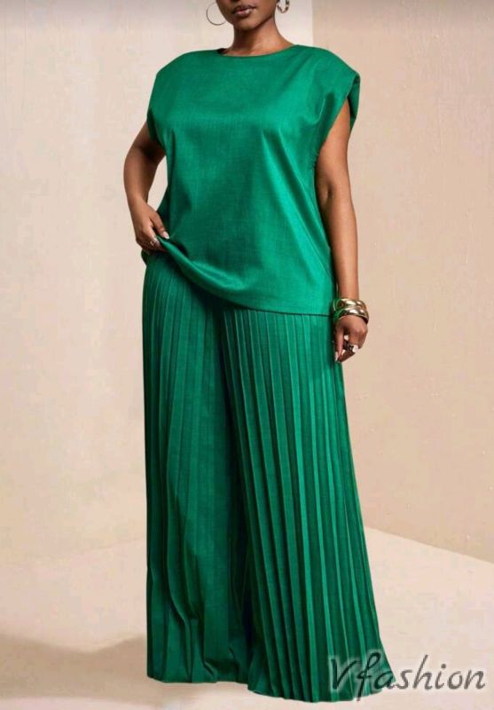 Комплект блуза и плисиран панталон - зелен