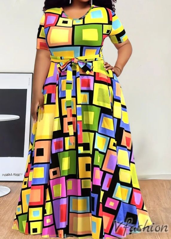 Еластична рокля с цветен принт