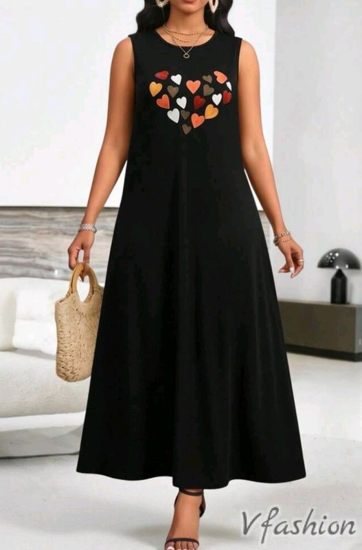 Еластична рокля с принт сърца