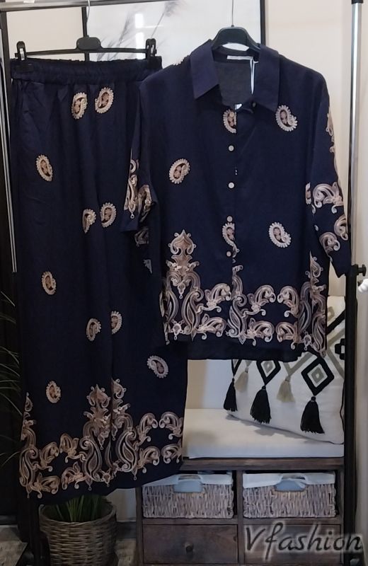 Комплект панталон и риза с бродерии - син