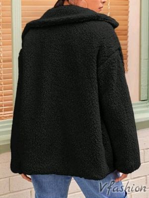 Есенно палто от пухкава материя - черно - 176629