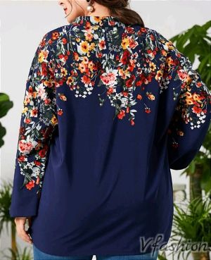 Блуза на цветя - синя - 176852