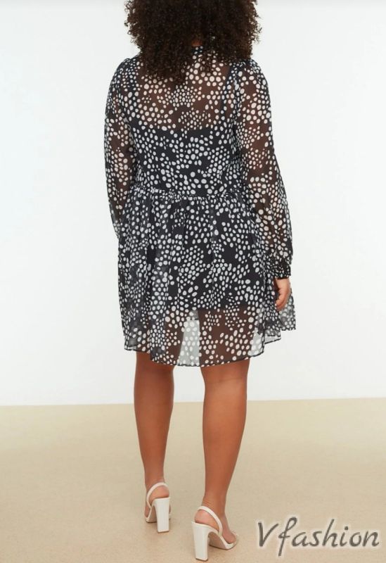 Ефирна рокля на точки