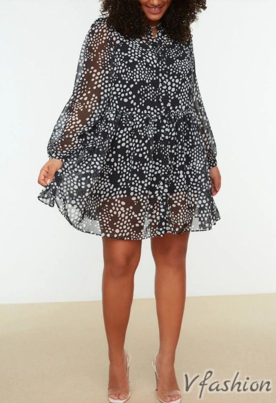 Ефирна рокля на точки