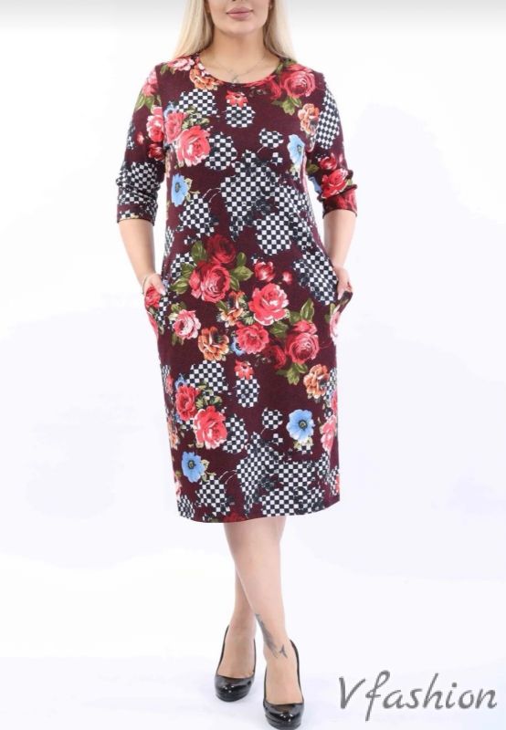 Права рокля с джобове