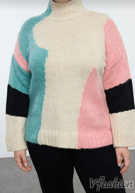 Шарен пуловер с висока яка