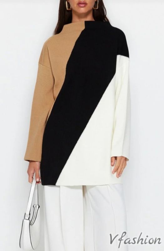 Трицветен пуловер