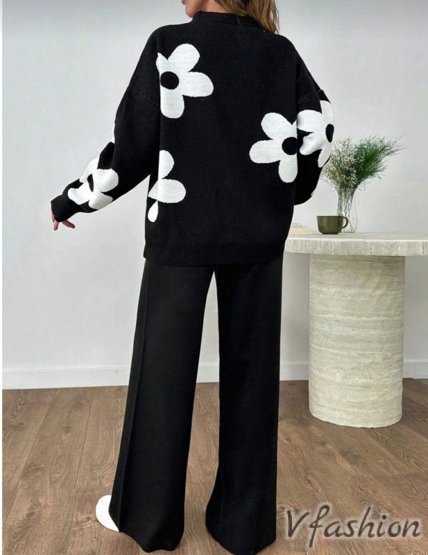 Комплект панталон и жилетка на цветя