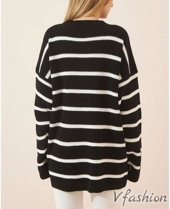 Пуловер на райе - черно и бяло