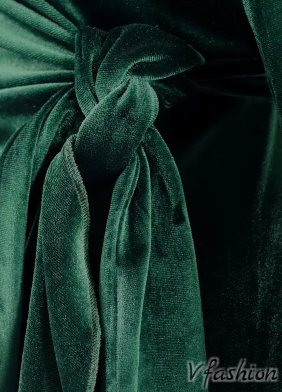 Рокля от фино кадифе с волан - зелена