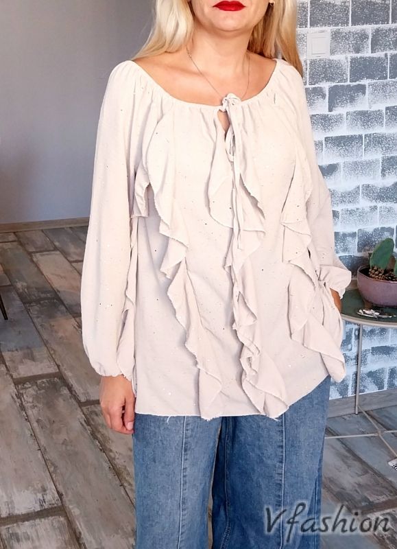 Блуза с волани - бежова