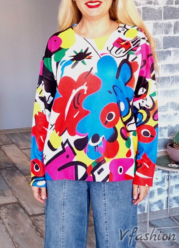 Пуловер с абстрактен принт