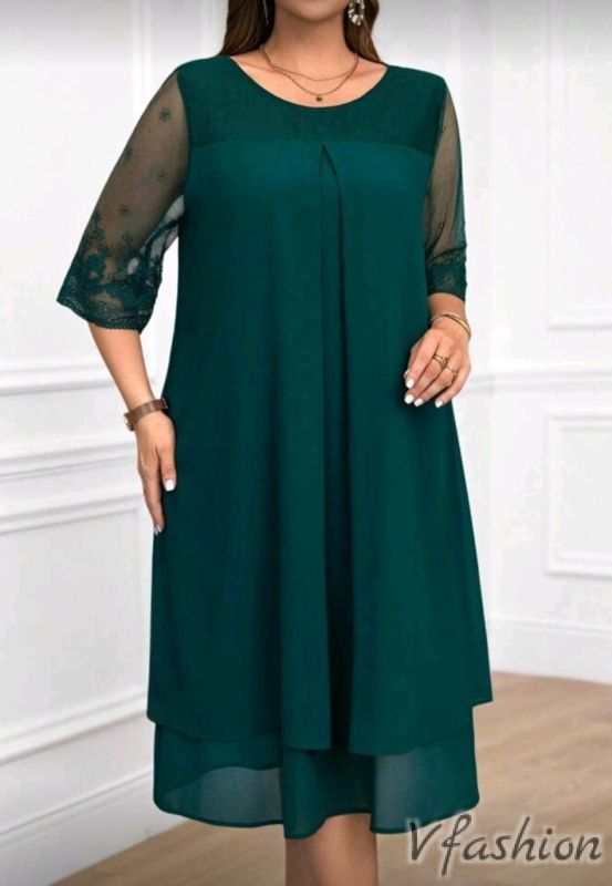 Шифонена рокля с дантелени ръкави