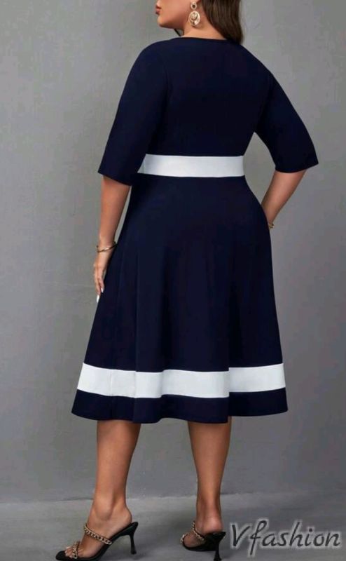 Разкроена рокля - синьо и бяло