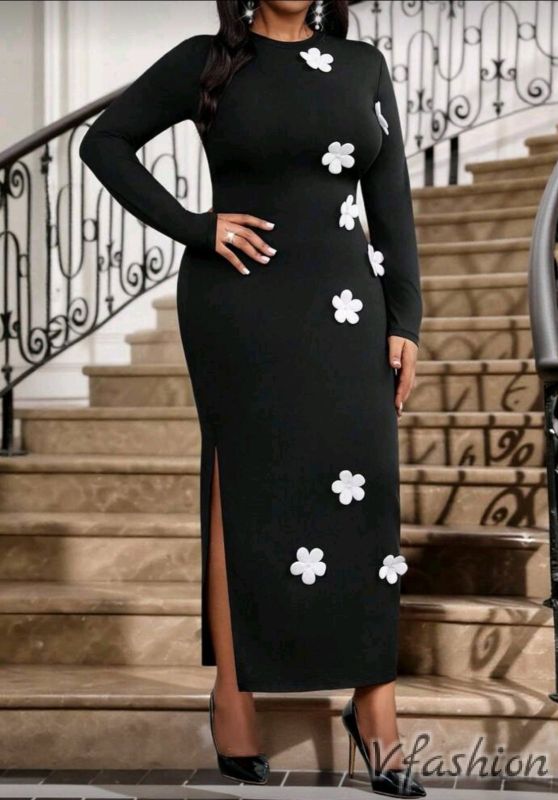 Права рокля с бели цветя