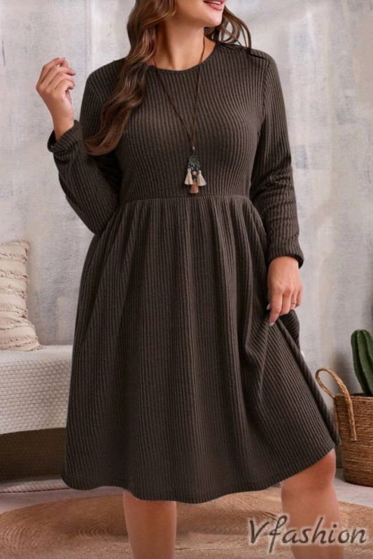 Кокетна рокля с джобове - кафява