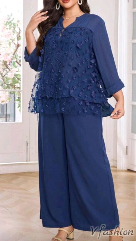 Комплект панталон и блуза с дантела - син