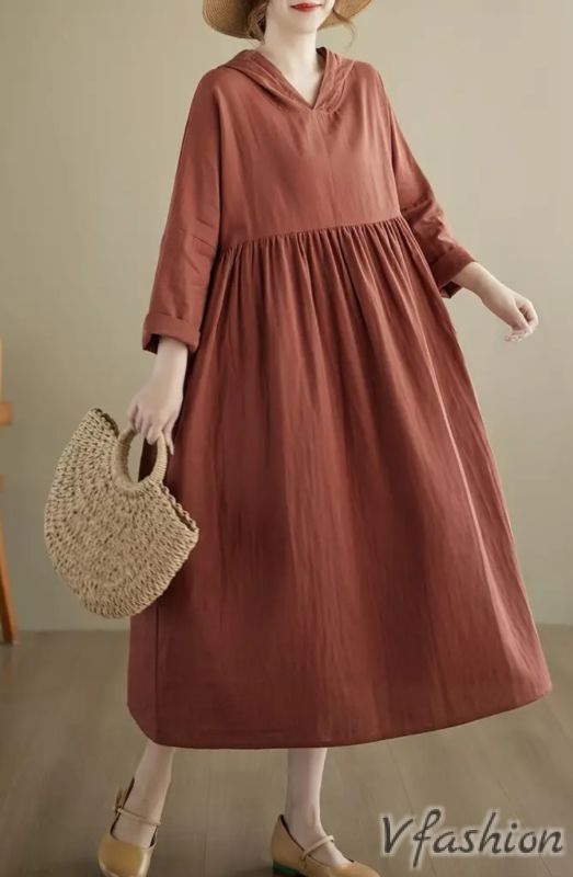 Рокля с качулка и джобове