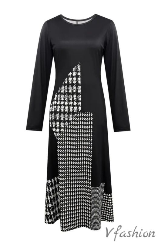 Еластична рокля с черно-бял принт