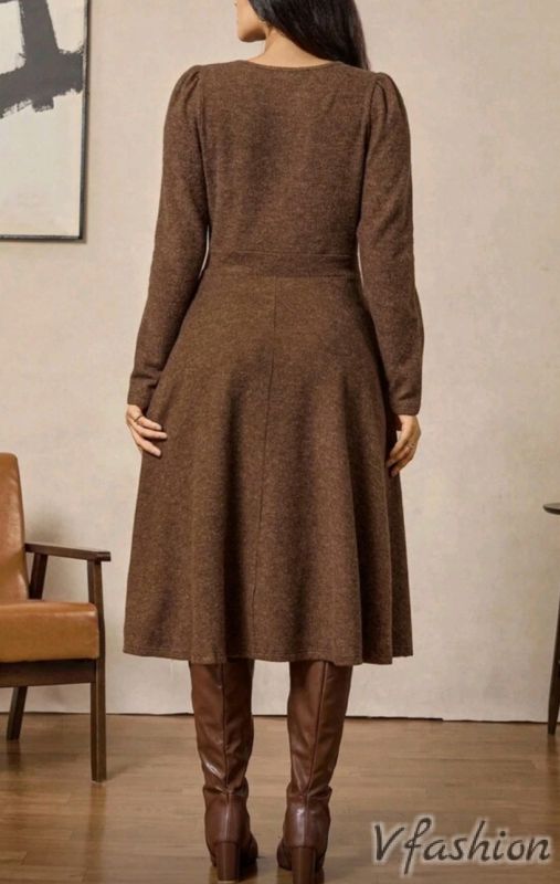 Рокля с джобове и копчета - кафява