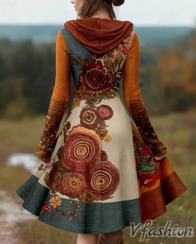 Цветна рокля с качулка