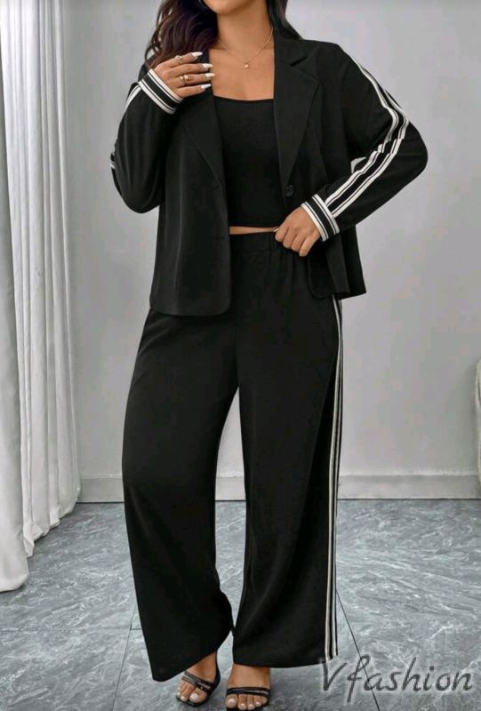 Комплект панталон и сако с бели ленти