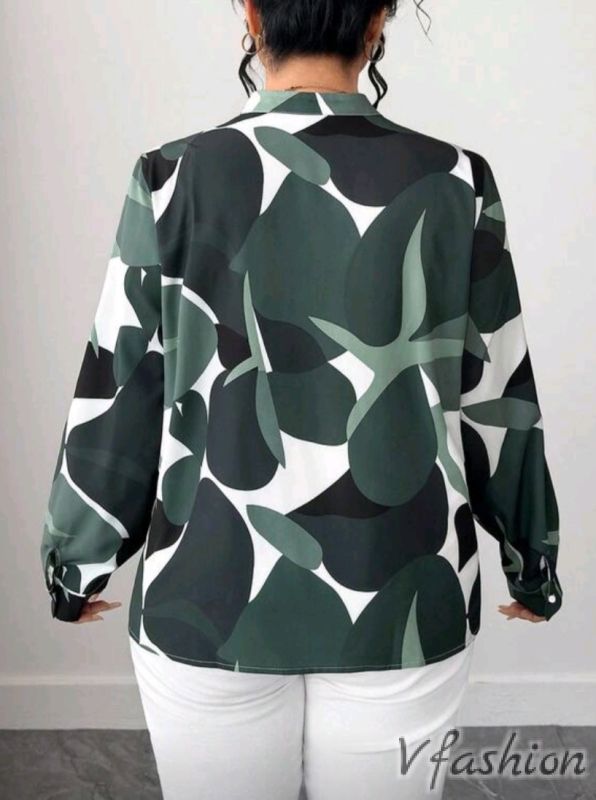 Елегантна блуза с принт