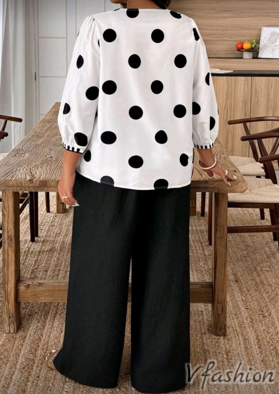 Комплект панталон и блуза на точки