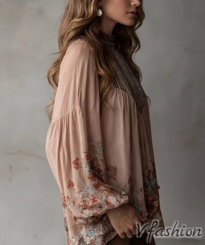 Блуза на цветя с акценти