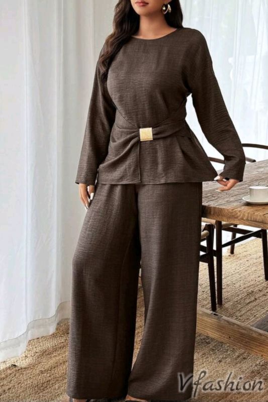 Комплект панталон и блуза с метален акцент