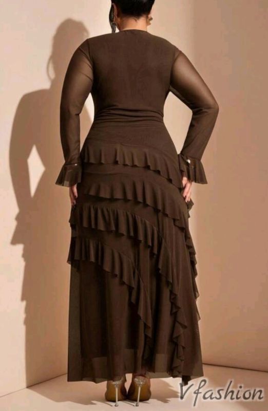 Тюлена рокля с волани