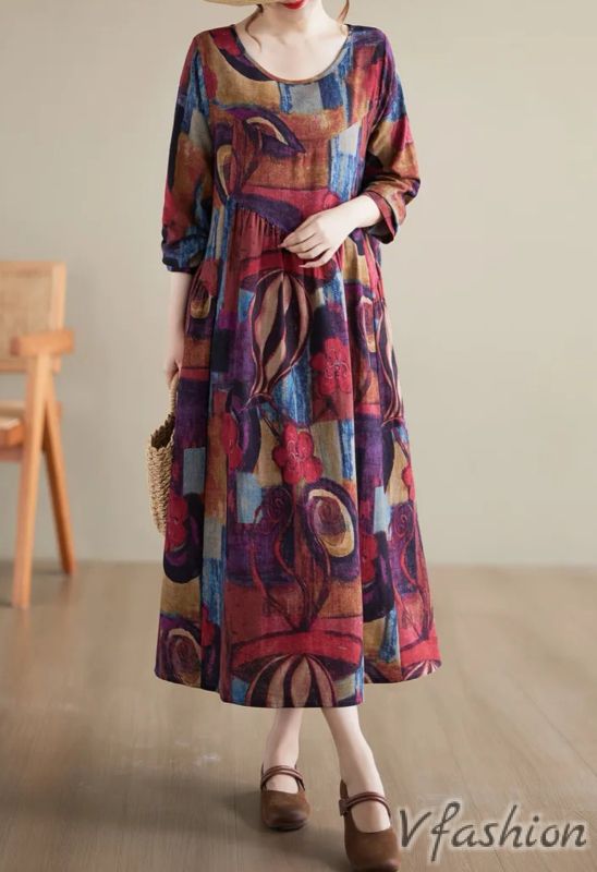 Разкроена рокля с джобове и арт принт