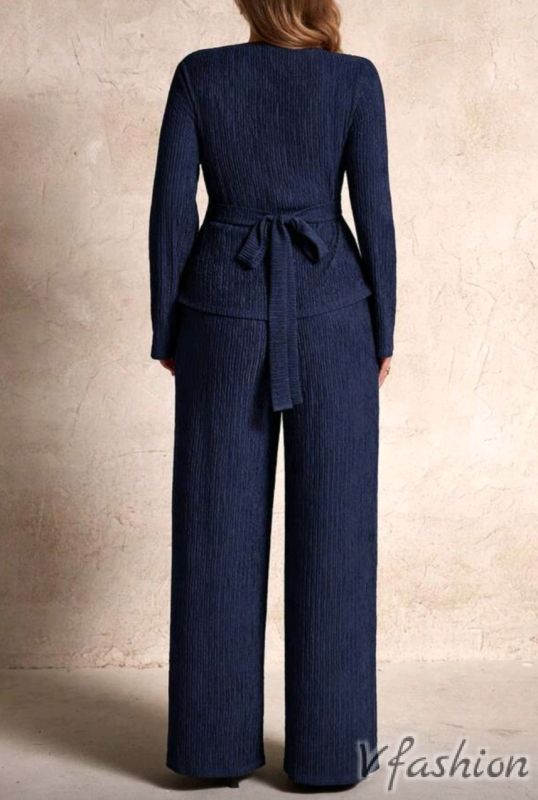 Комплект панталон и блуза с мотиви - син