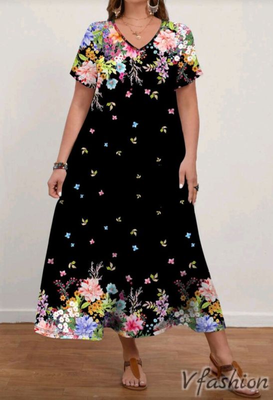 Дълга рокля с флорални мотиви