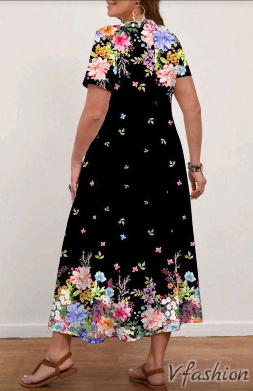 Дълга рокля с флорални мотиви