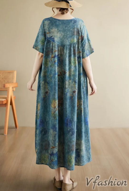 Разкроена рокля с джобове и принт