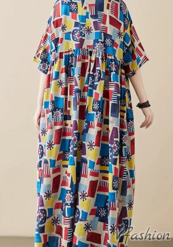 Разкроена рокля с цветен принт