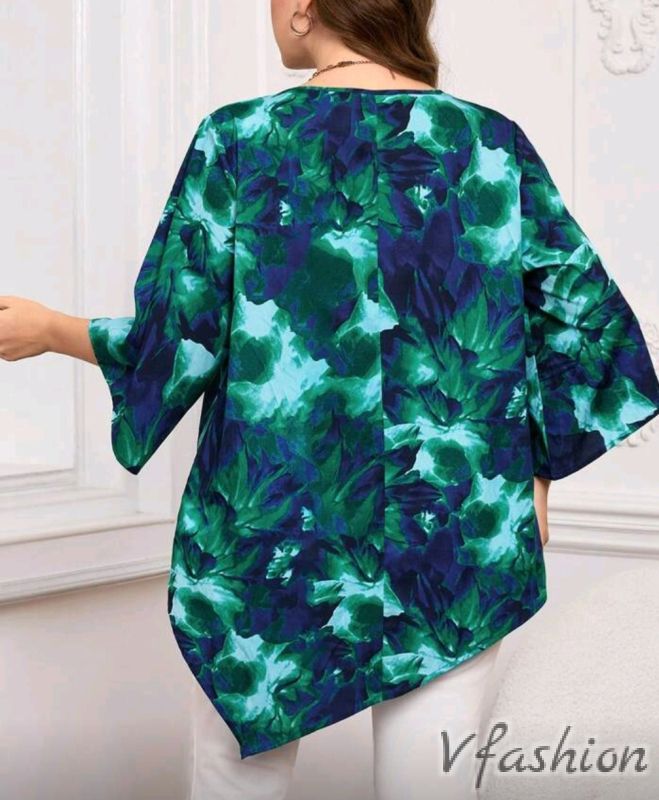 Асиметрична блуза с принт