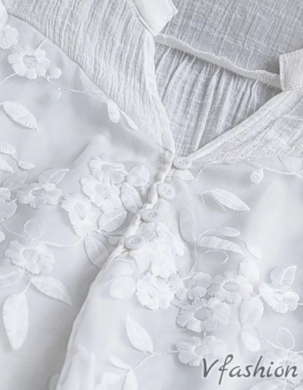 Блуза с дантела - бяла