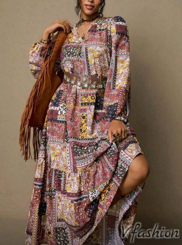 Разкроена рокля с пачуърк принт