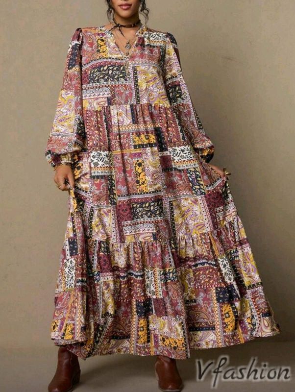 Разкроена рокля с пачуърк принт