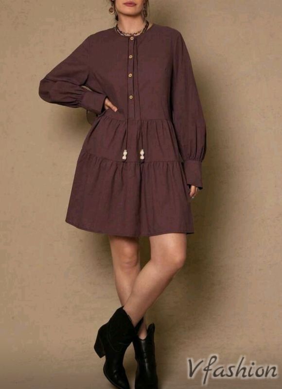 Разкроена рокля с копчета - кафява